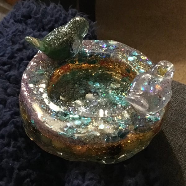 Cute individual little resin, glitter dish with birds perched on the edge