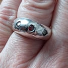 Three stone bombe ring