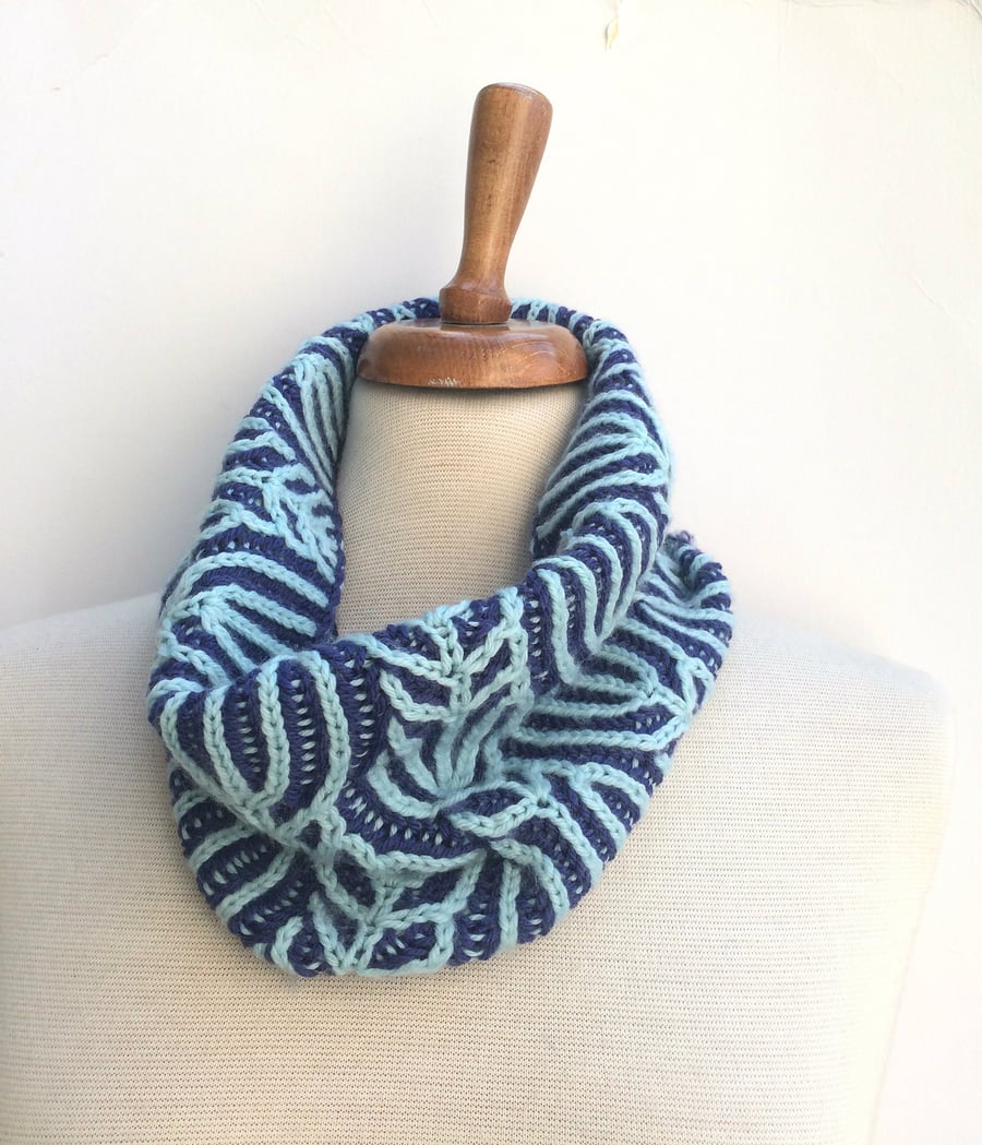 Brioche Cowl Knitting Pattern