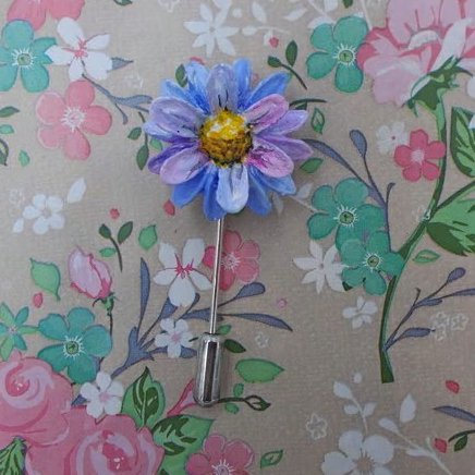 Forget-Me-Not BLUE DAISY PIN Spring Wedding Lapel Flower Brooch HAND PAINTED