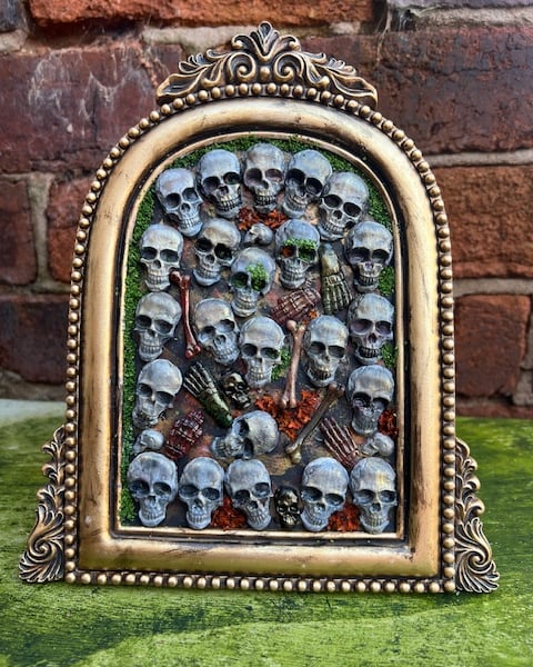 War of Skulls - Decorative Gothic Frame