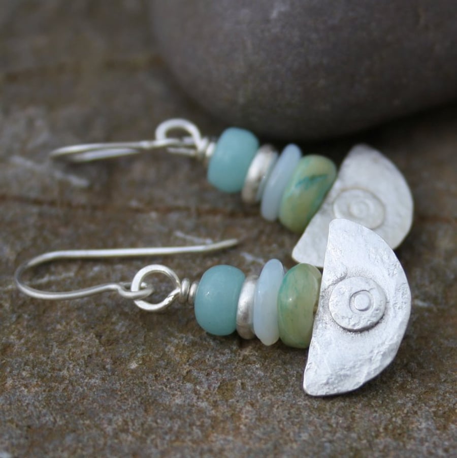 Ulu  , handmade silver and peruvian opal earrings