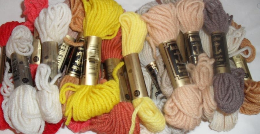 Anchor Tapestry Wools 30 x Hanks Plus 1 x Large Carnival Hank Ref No FY427