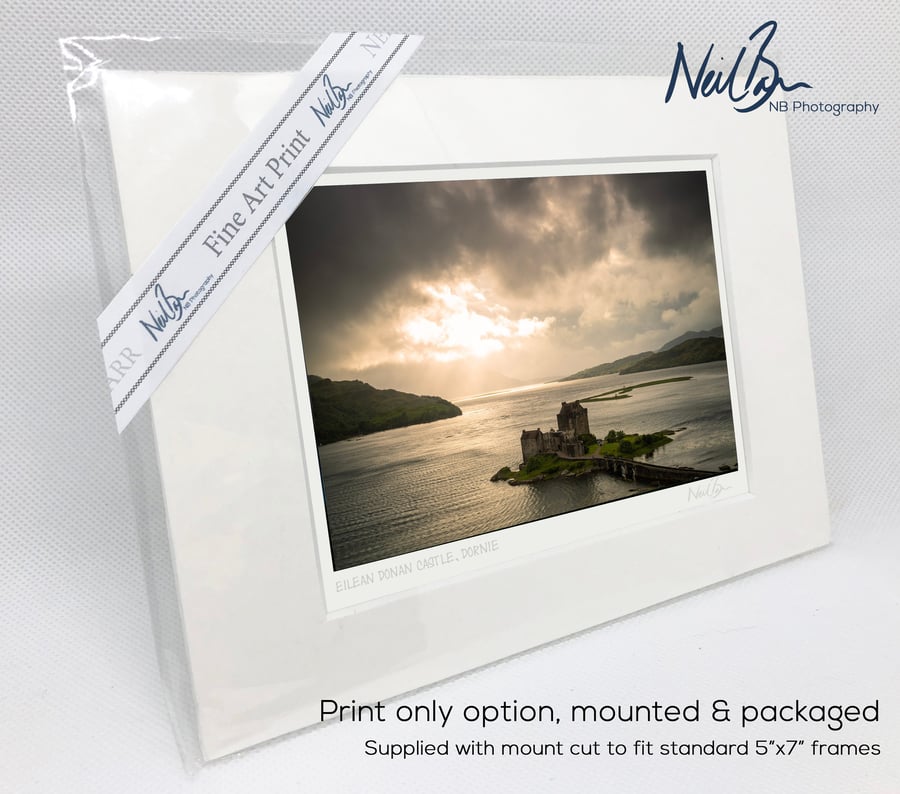 Eilean Donan Castle Scotland - A6 (7" x 5") Unframed Print