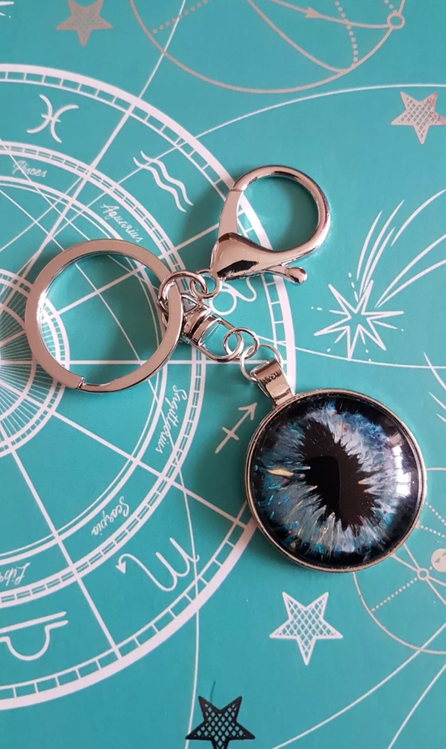 Handpainted Cats Eye Effect 25mm Glass Cabochon Silver Tone Metal Keyring.