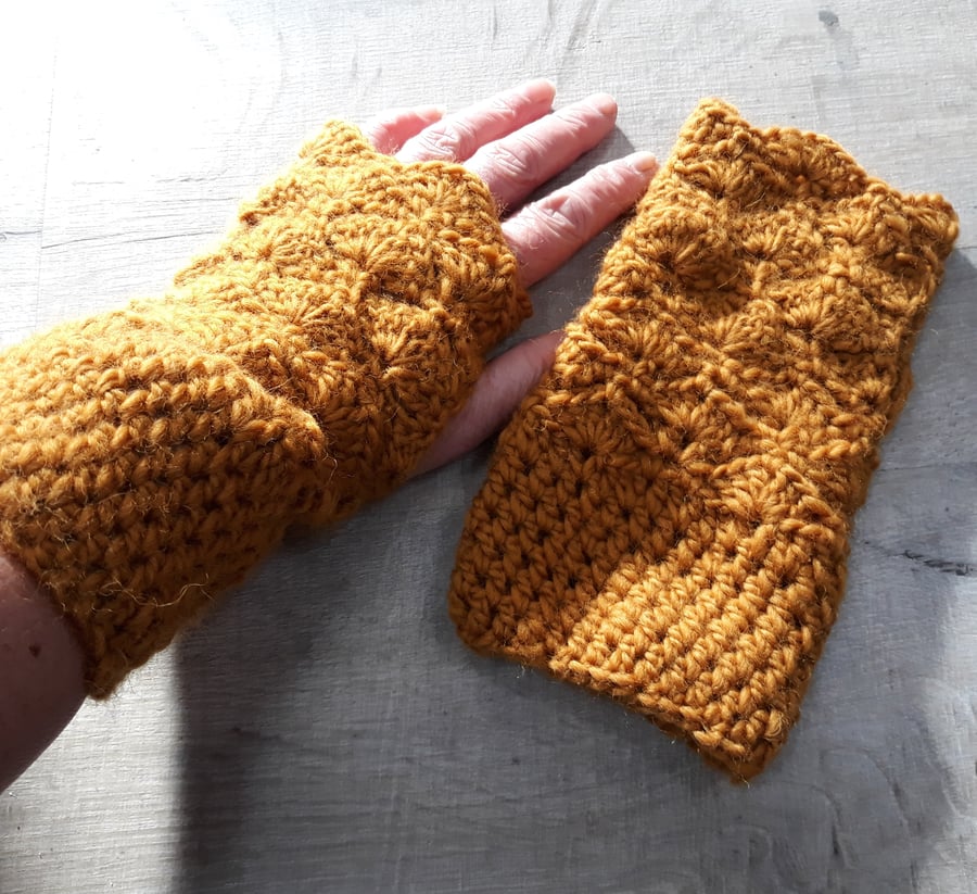 Mustard colour wool fingerless gloves