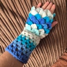 Dragonscale fingerless gloves 