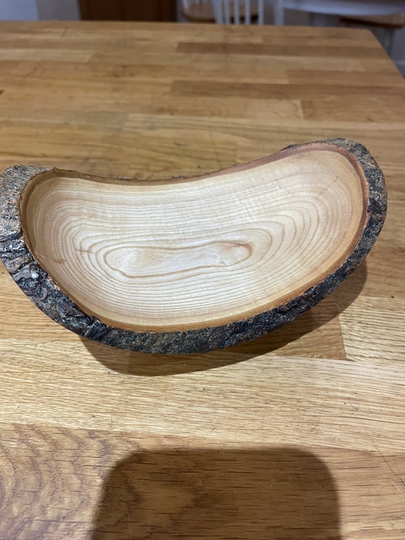 Live edged dish ideal for keys or treasures