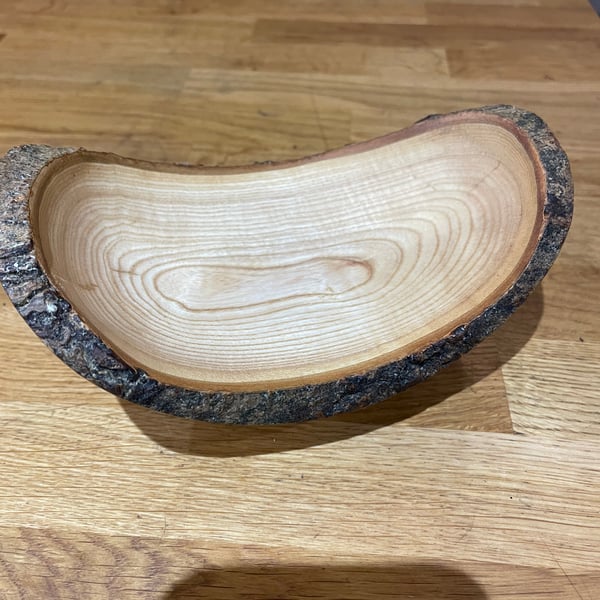 Live edged dish ideal for keys or treasures