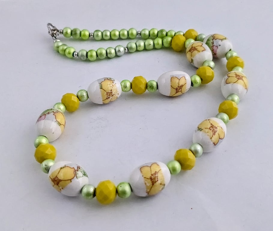 Green and yellow ceramic bead necklace - 1002725