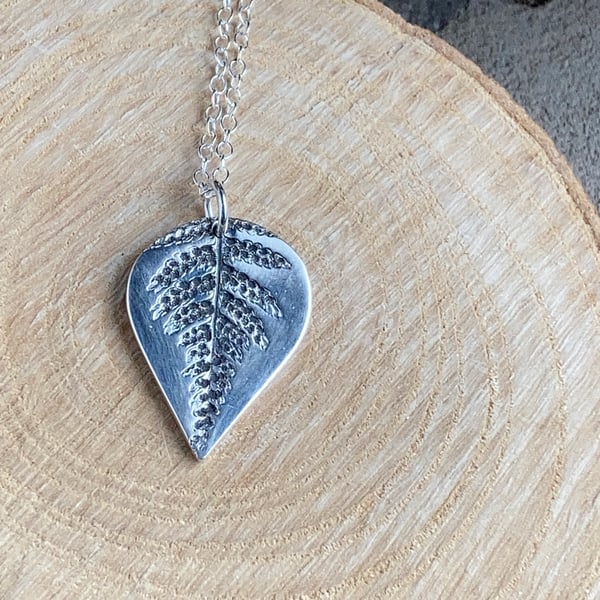 Silver fern leaf pendant necklace