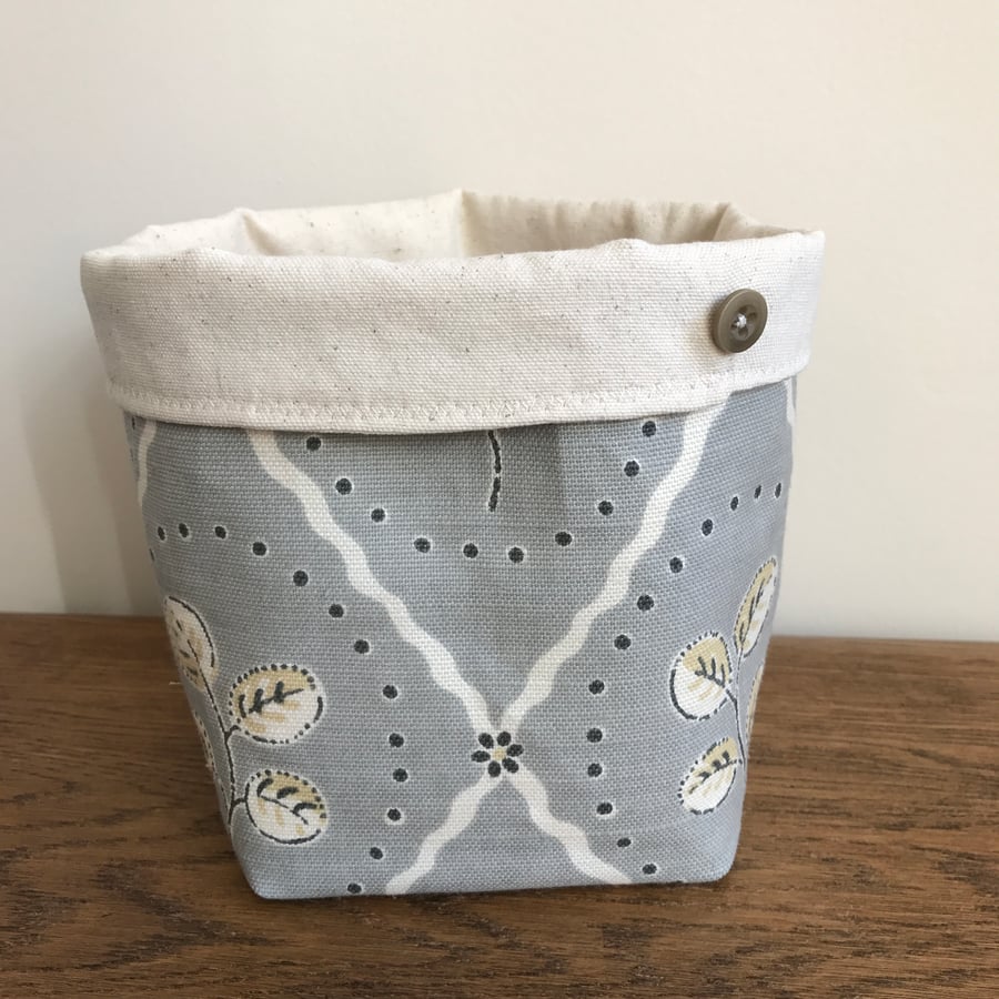 Fabric basket in Vanessa Arbuthnott linen