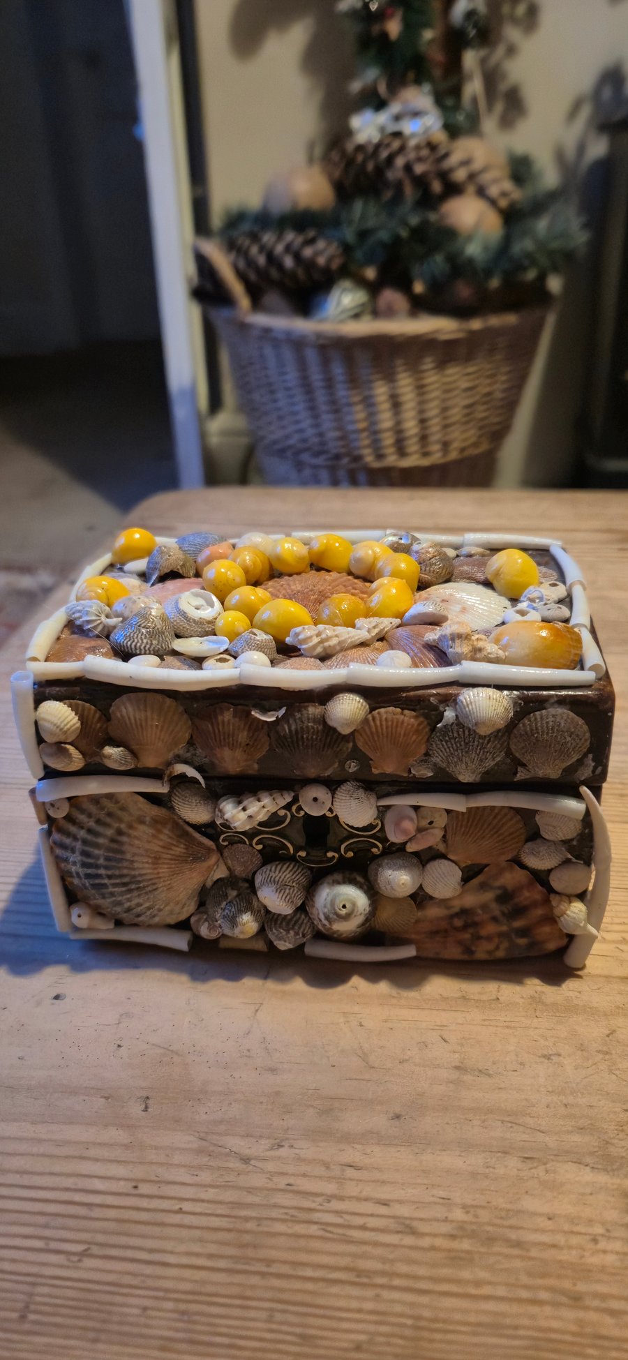 Vintage box with shell decoration