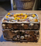 Vintage box with shell decoration - Image 1