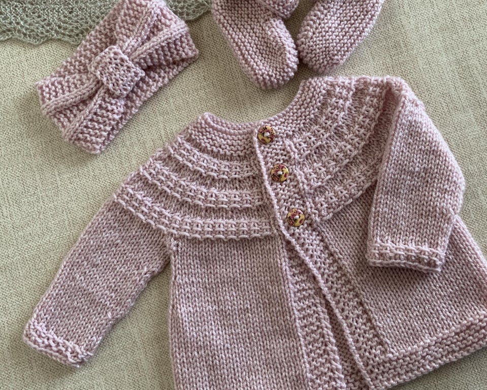 Hand Knitted Baby Girl Cardigan Set – Pink 3–6 Months, Headband & Booties  