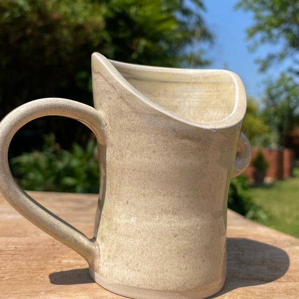 MadeWithMud DigniTEA Side Loop with Cut out (nose) Mug