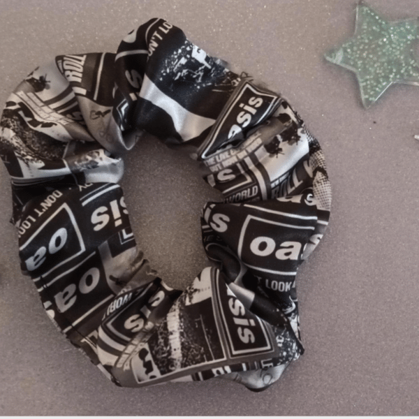Oasis the band scrunchie 