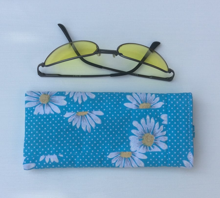Glasses, sunglasses case, shabby chic, patchwork, flowers,
