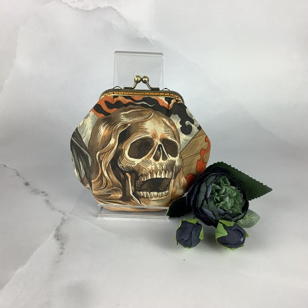 Skull coin purse, Gothic frame purse, Optional chain, Handmade