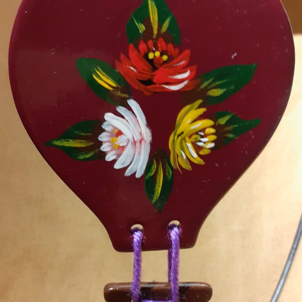 Ceramic hot air balloon hanging decoration with canal art style roses
