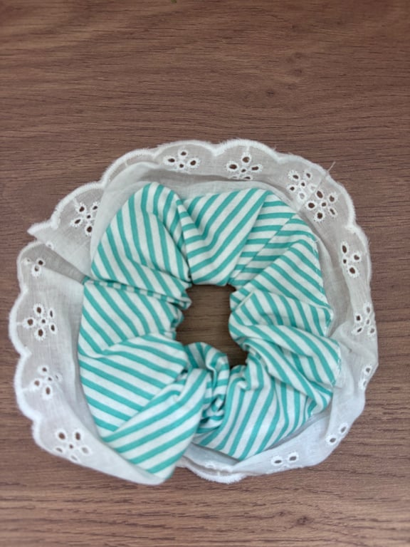 Summer seconds - frilly scrunchie - green stripe