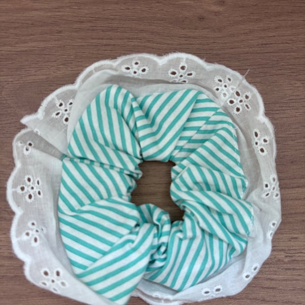 Summer seconds - frilly scrunchie - green stripe