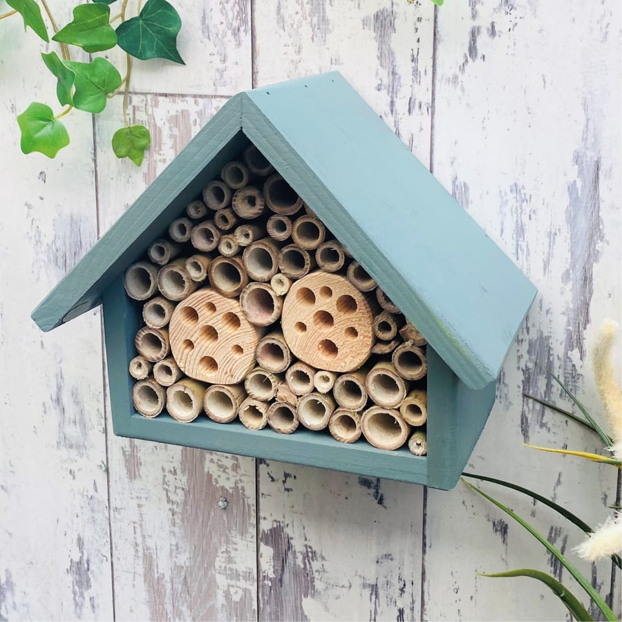 Bee Hotel, Large, in 'Wild Thyme'