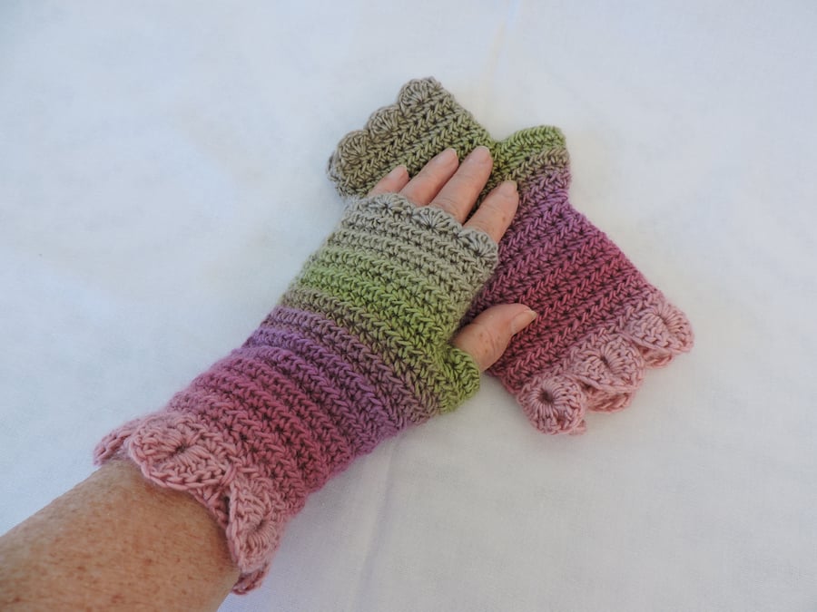 Crochet Fingerless Mittens with Dragon Scale Cuffs 