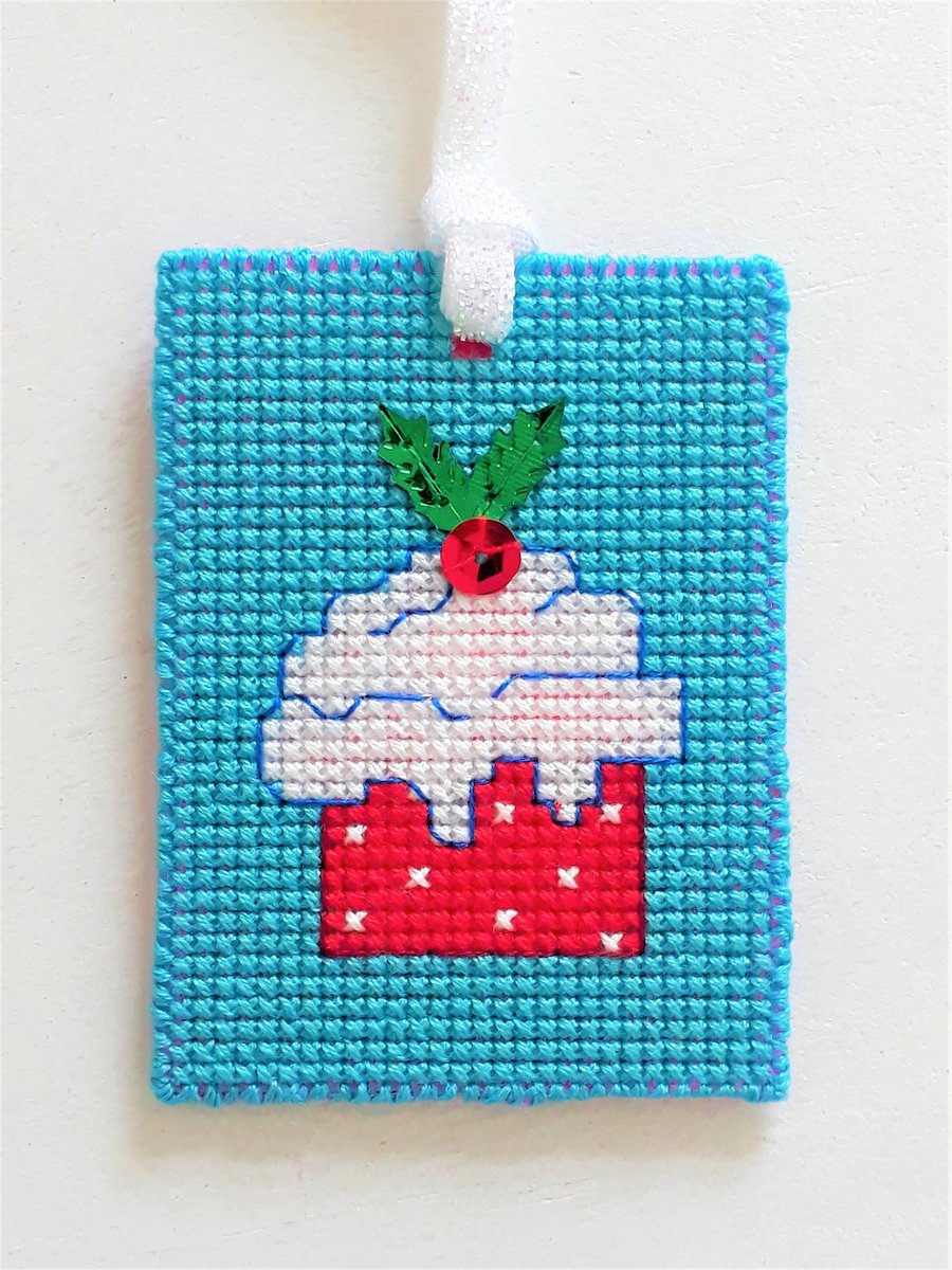 Christmas Cup Cake Cross Stitch decoration with Sequin detail