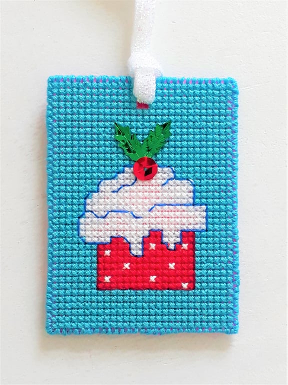Christmas Cup Cake Cross Stitch decoration with Sequin detail