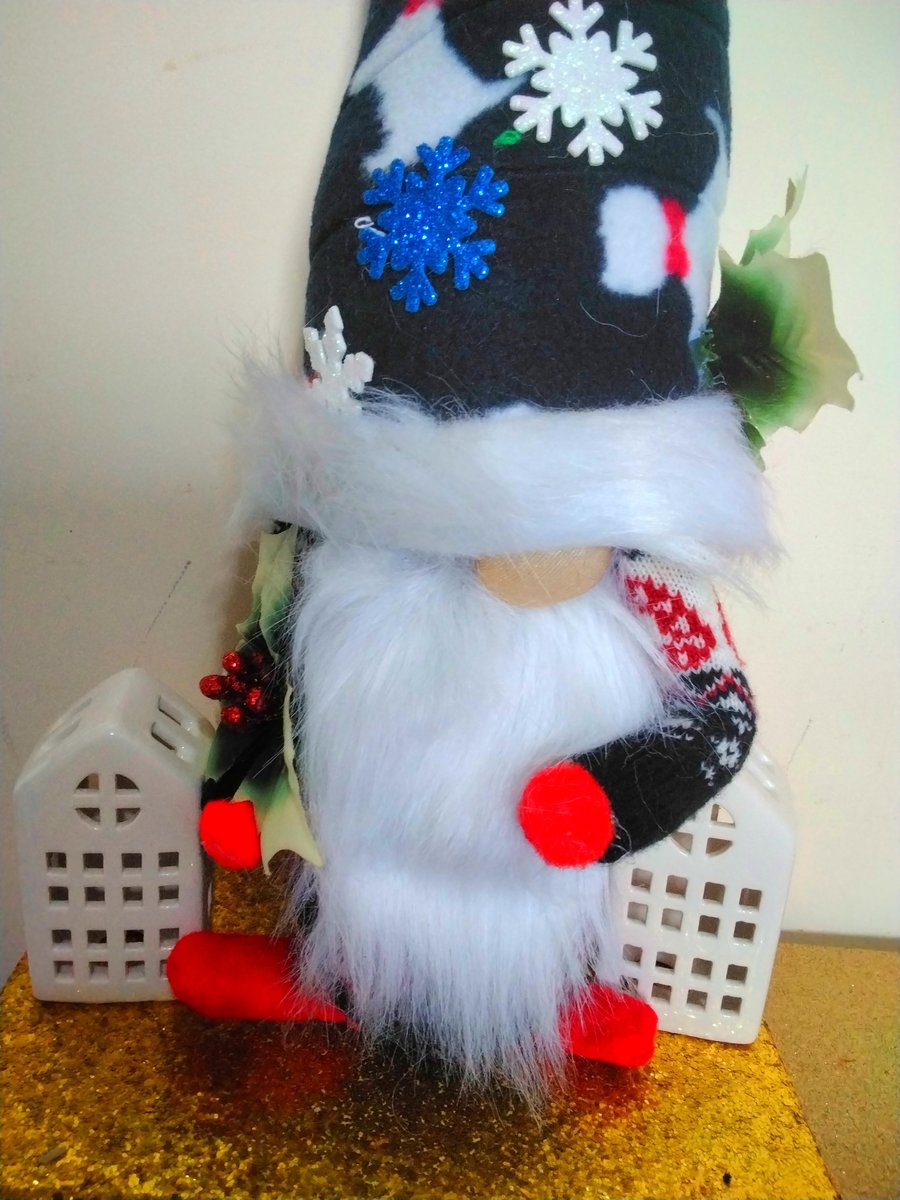 Tall navy blue and white Christmas g9nk