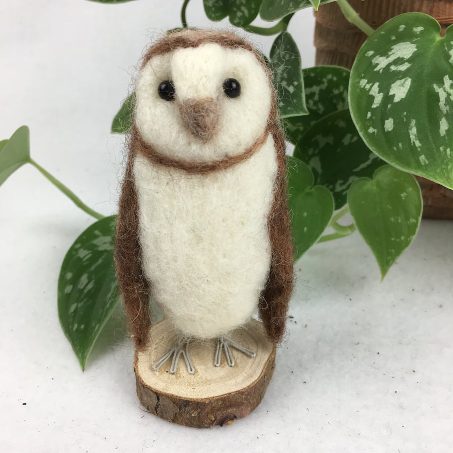 Needle felted barn owl sculpture, model
