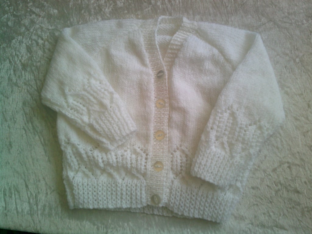 White 20 inch v Neck Cardigan with Lacy Design