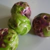 RASBERRY N GREEN CUSTARD CHUNKY BEADS