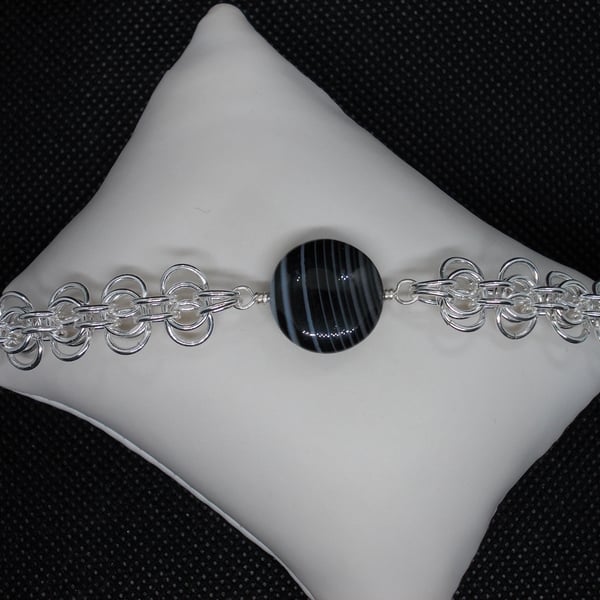 Black and white agate coin chainmaille bracelet