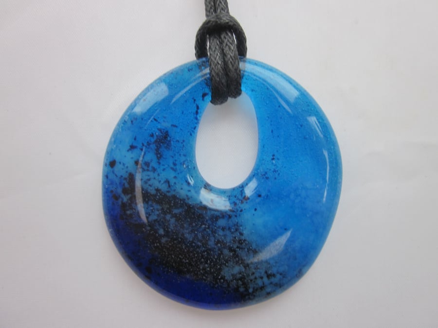 Handmade cast glass round pendant - Feeling blue