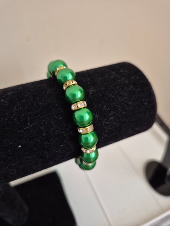 Green faux pearl and crystal rondelle stretchy bracelet