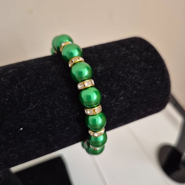 Green faux pearl and crystal rondelle stretchy bracelet