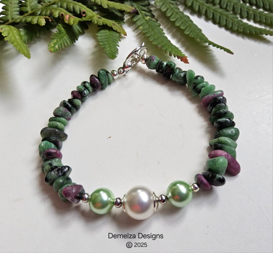 Ruby Zoisite & Shell Pearl Bracelet 
