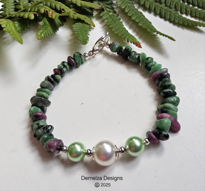 Ruby Zoisite & Shell Pearl Bracelet 