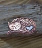 Copper sleeping cat brooch  - Image 2