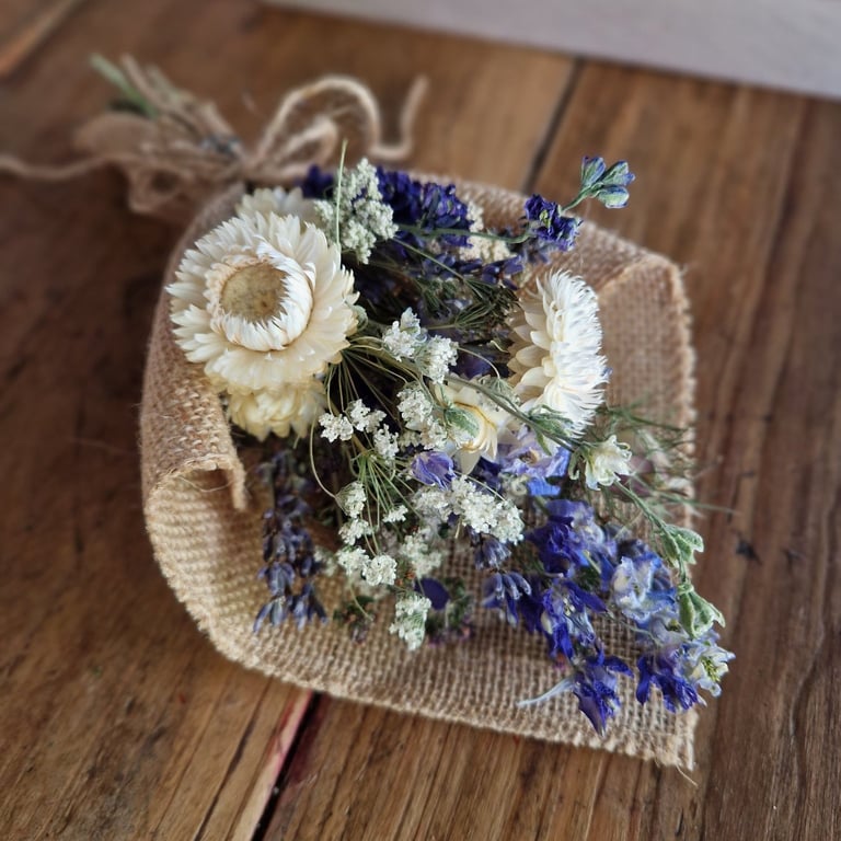 Mini dried flower bouquet - blue