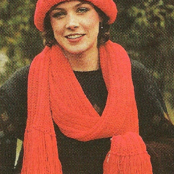 VINTAGE KNITTING PATTERN Ladies Scarves and Hats
