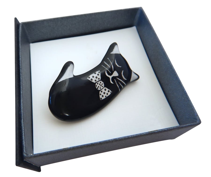 Handmade Fused Glass Sleeping Cat Brooch.