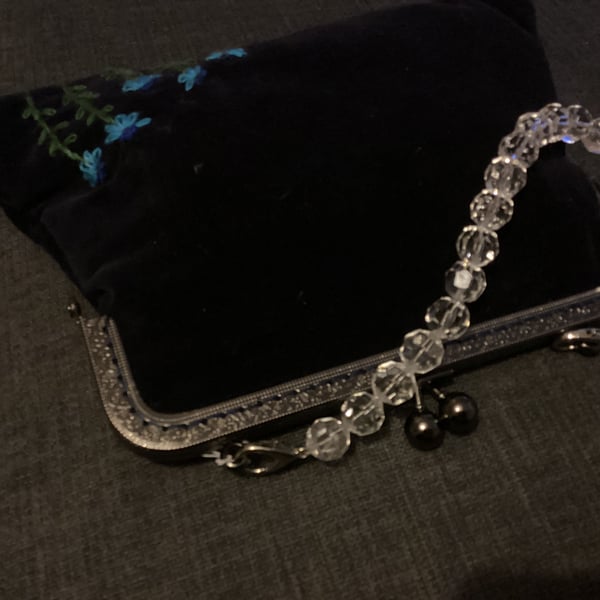 Vintage look - Navy Blue Velvet Embroidered 20cm clasp purse. 