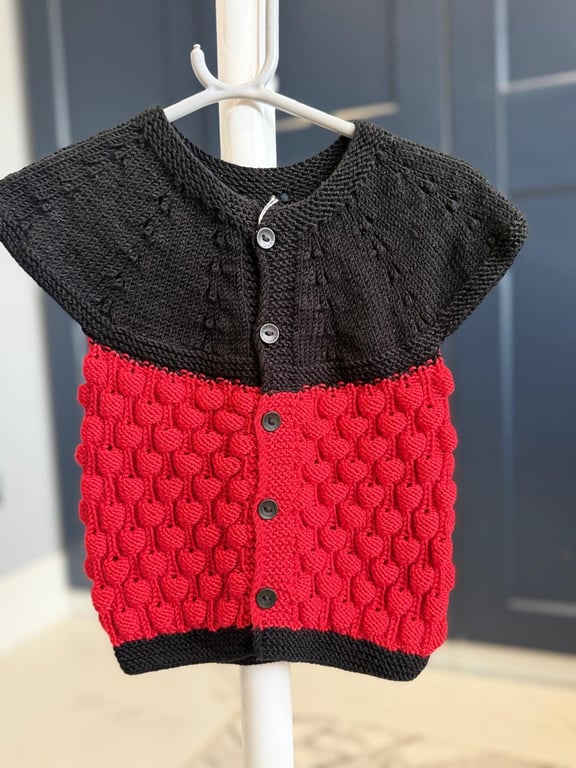 Hand-Knitted Baby Ladybug Vest with Bubble Texture – Red & Black (9-12m)