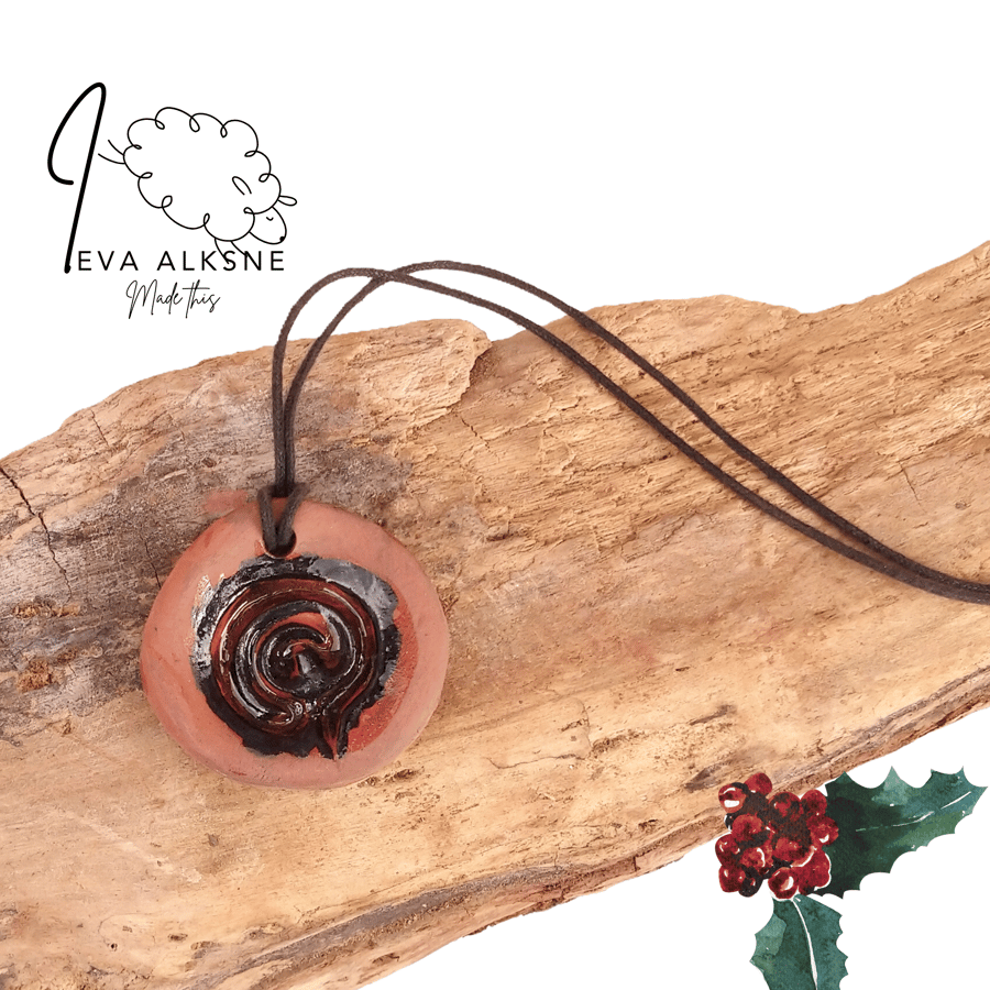 Ceramic pendant, a portable multipurpose finger labyrinth jewellery red 2