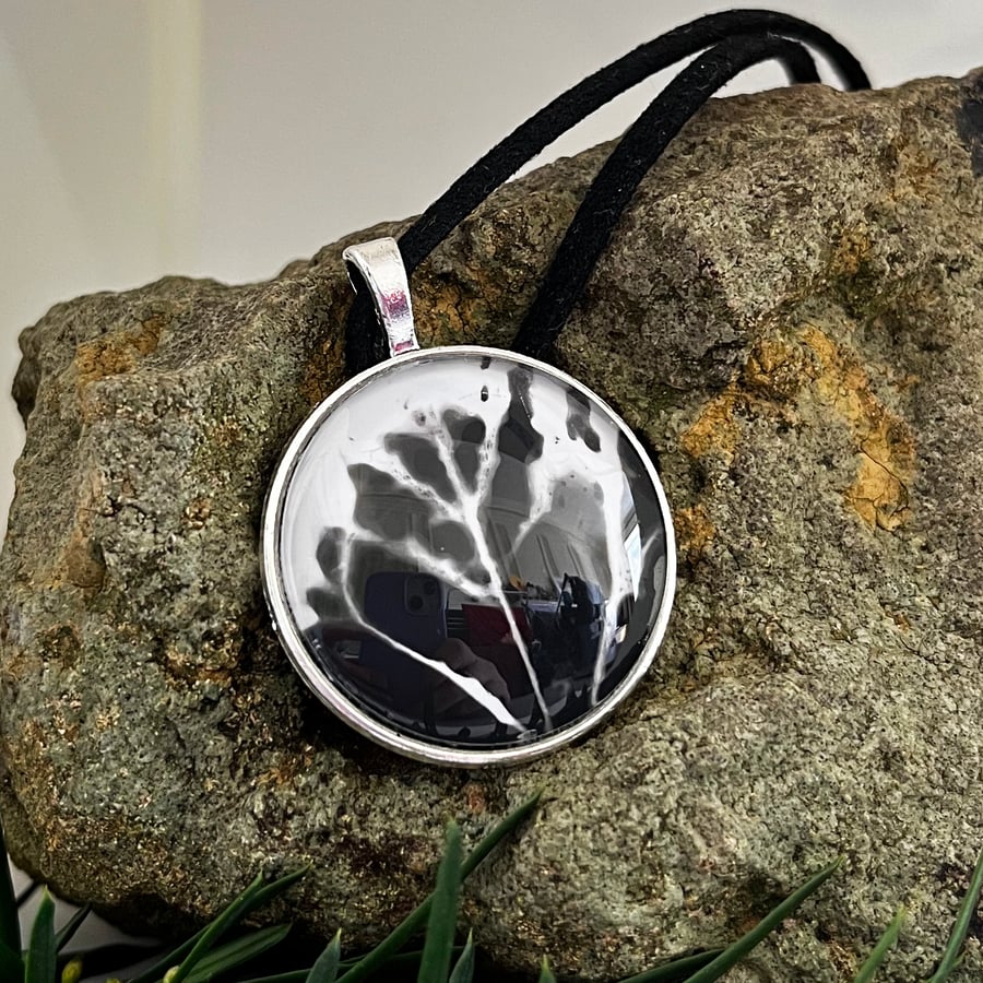 Chemigram Leaf Print Pendant Necklace no3