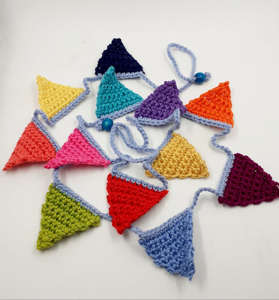 Happy Crochet Mini Bunting 