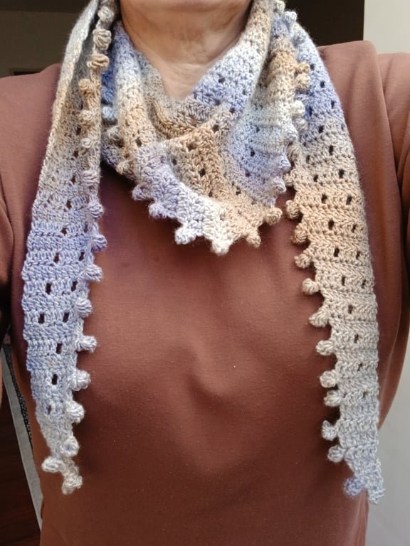 Crochet triangle scarf 